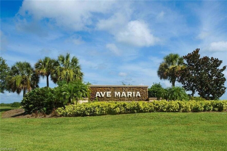 5555 Double Eagle Cir in Ave Maria, FL - Foto de edificio