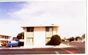 55 W Pacific Avenue in Henderson, NV - Building Photo - Building Photo