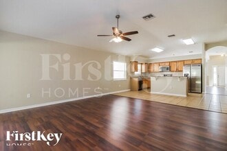 31421 Glendalough Way in Wesley Chapel, FL - Building Photo - Building Photo