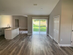 118 Pine Rustle Ln in Auburndale, FL - Foto de edificio - Building Photo