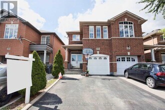 158 Breton Ave in Mississauga, ON - Building Photo - Building Photo