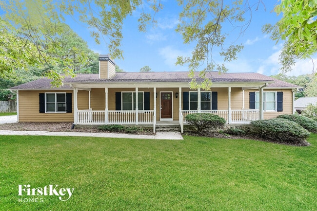 property at 135 Lake Cir Dr