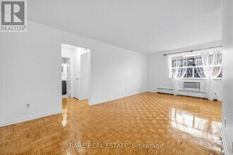 3320 Fieldgate Dr in Mississauga, ON - Building Photo - Building Photo