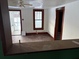 135 Chandler Blvd in Macomb, IL - Building Photo