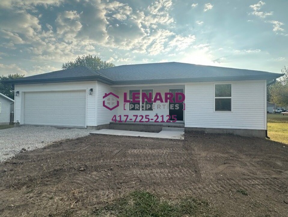 122 N Alberta St in Buffalo, MO - Building Photo