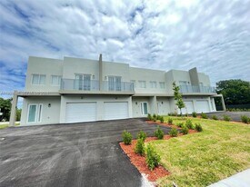 116 NW 10th St in Hallandale Beach, FL - Building Photo