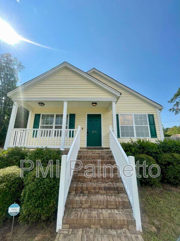229 St Andrews Pl Dr