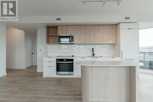 1185 Dupont St in Toronto, ON - Building Photo - Building Photo