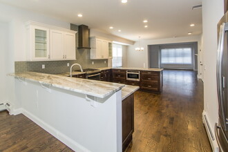 450 4th St, Unit 1 in Palisades Park, NJ - Building Photo - Building Photo