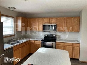 1211 Sassafras Ln in Marysville, OH - Foto de edificio - Building Photo