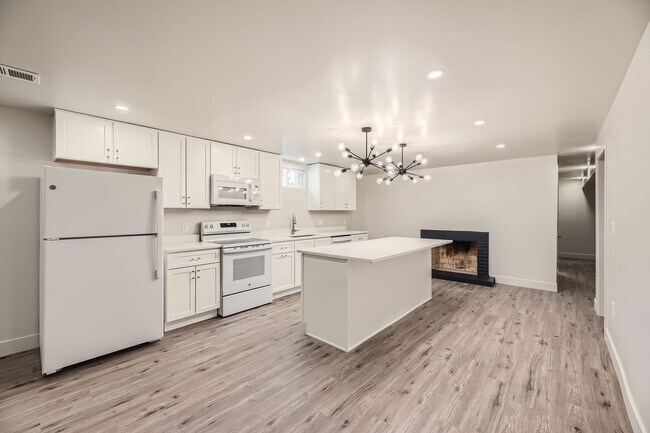 3332 Yarrow Ct-Unit -Unit B - Lower in Wheat Ridge, CO - Building Photo - Building Photo