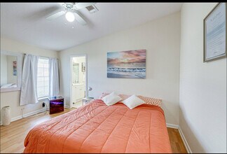 716 21st St in West Palm Beach, FL - Foto de edificio - Building Photo