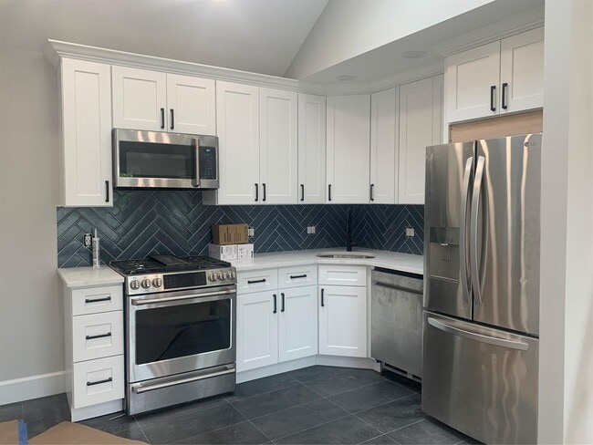 144 2nd St