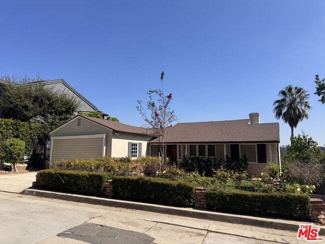 2258 Moreno Dr in Los Angeles, CA - Building Photo - Building Photo