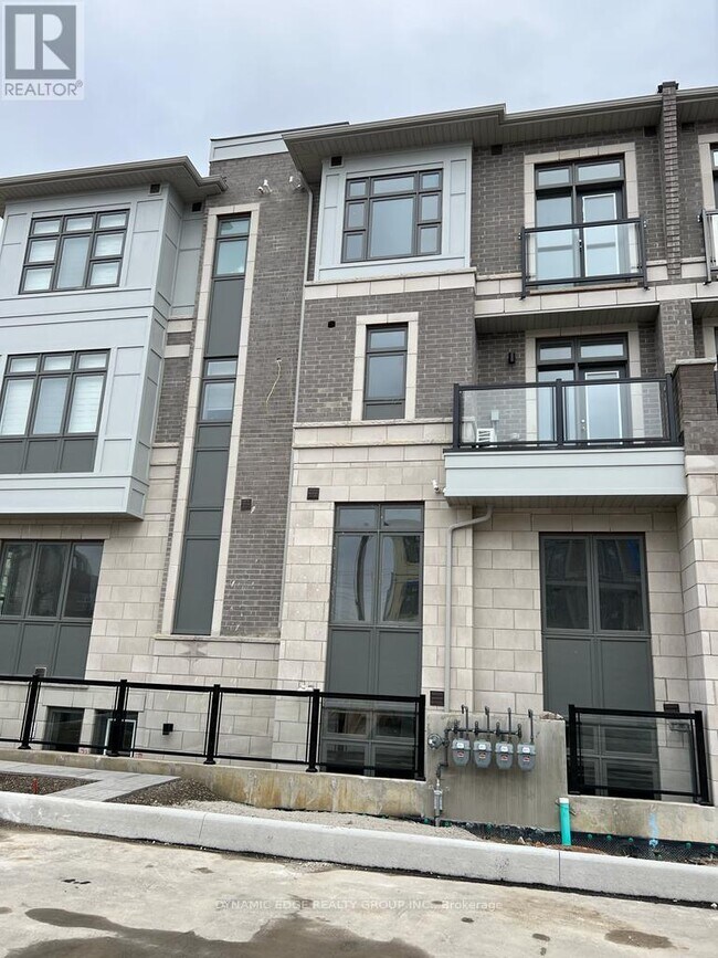 70 Halliford Pl in Brampton, ON - Building Photo - Building Photo