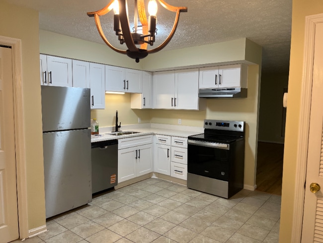 property at 3905 Westlawn Pl