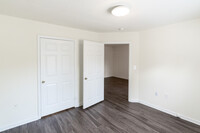 Pendleton Townhomes in Durham, NC - Foto de edificio - Interior Photo