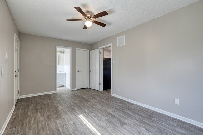 Soaring Eagle Apartments in Killeen, TX - Building Photo - Interior Photo