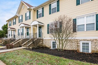 6409 Nottinghill Trail Dr in Canal Winchester, OH - Foto de edificio - Building Photo