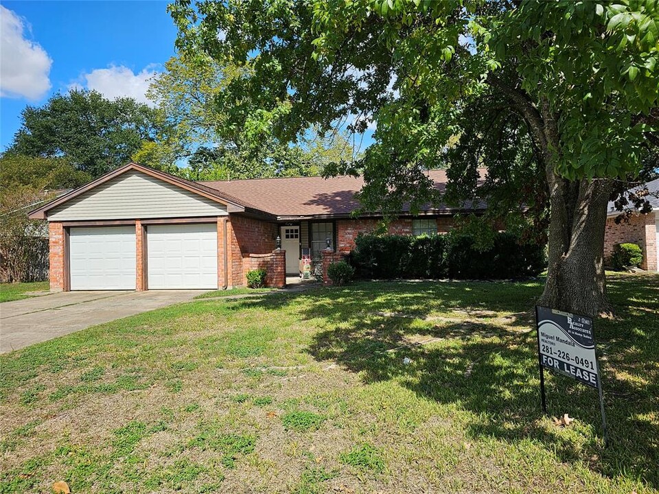 7214 Shady Moss Ln in Houston, TX - Building Photo