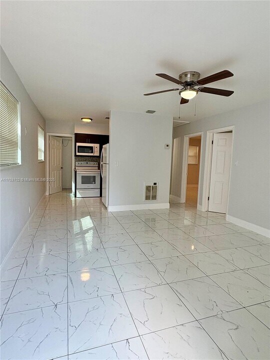 437 NW 7th Terrace in Fort Lauderdale, FL - Building Photo