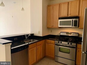 2655 Prosperity Ave, Unit 318 in Fairfax, VA - Building Photo - Building Photo