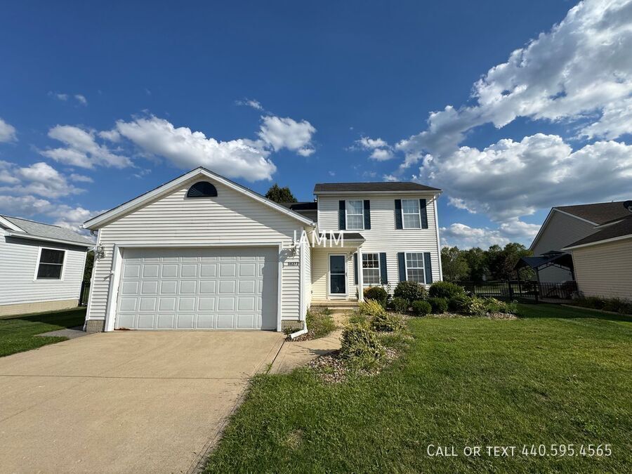 38273 Pebble Lake Trail in North Ridgeville, OH - Building Photo