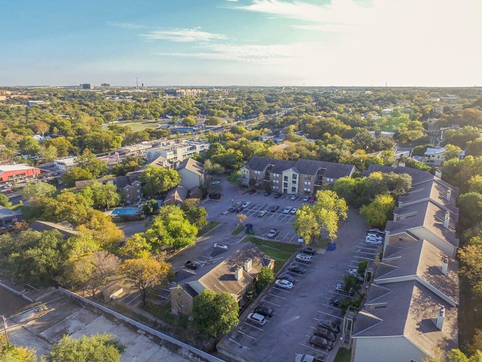 Silver Creek Apartments in Austin, TX - Building Photo