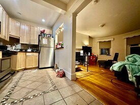 19 Saint Lukes Rd, Unit 1 in Boston, MA - Building Photo