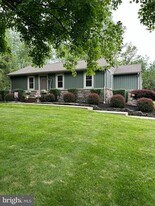 3426 Bursonville Rd in Riegelsville, PA - Building Photo