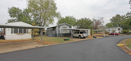 La Casita Manufactured Home Community in North Richland Hills, TX - Foto de edificio - Building Photo