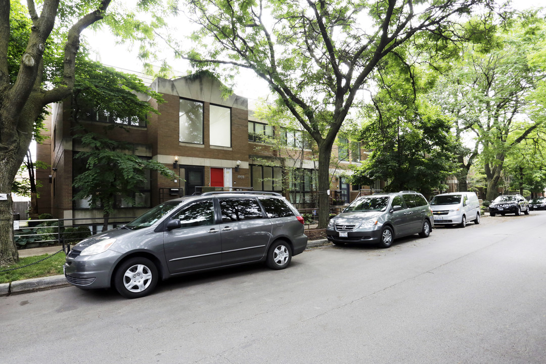 1959 N Seminary Ave in Chicago, IL - Building Photo