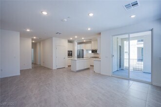 2555 Hampton Rd in Henderson, NV - Building Photo - Building Photo