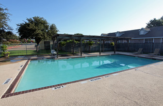 Summit Point in Mesquite, TX - Foto de edificio - Building Photo