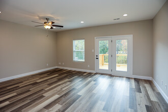 Pleasant Ridge Stables in Knoxville, TN - Building Photo - Interior Photo