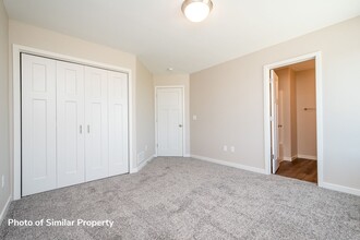 602 Catherine Dr in Tiffin, IA - Building Photo - Building Photo