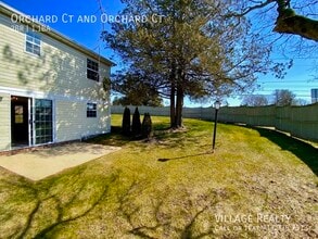 402 Orchard Ct in Red Lion, PA - Building Photo - Building Photo