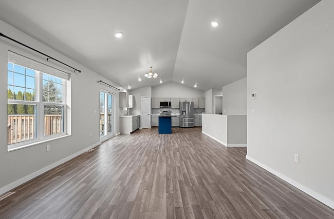 property at 843 Redhawk Dr