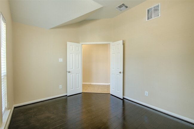 property at 26322 Creston Cliff Ct