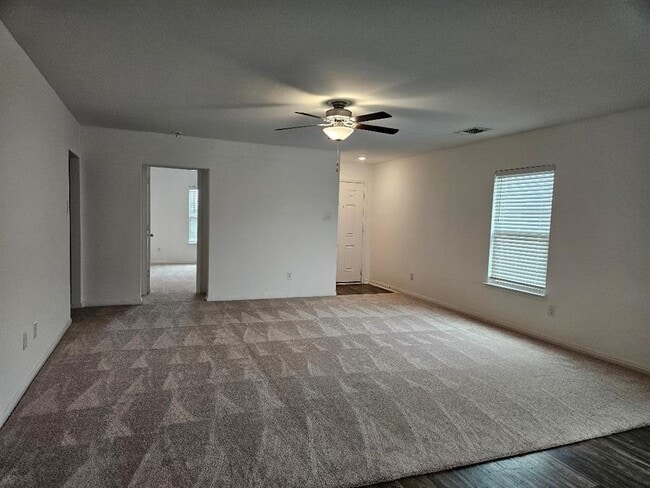 18216 Speculator Ln in Elgin, TX - Building Photo - Building Photo