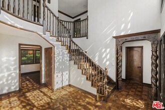 1926 Mt Olympus Dr in Los Angeles, CA - Building Photo - Building Photo