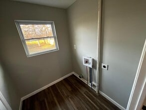 385 S Burgess Ave in Columbus, OH - Building Photo - Building Photo