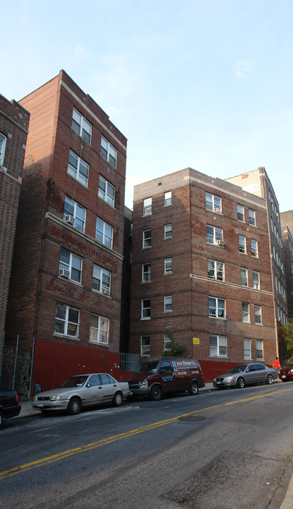 38 Caryl Ave in Yonkers, NY - Building Photo