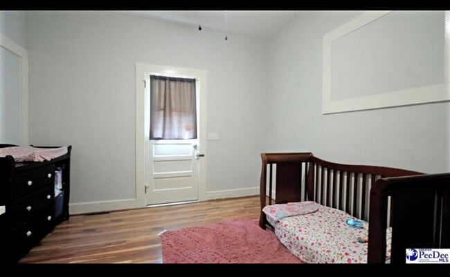 307 W College Ave in Hartsville, SC - Foto de edificio - Building Photo