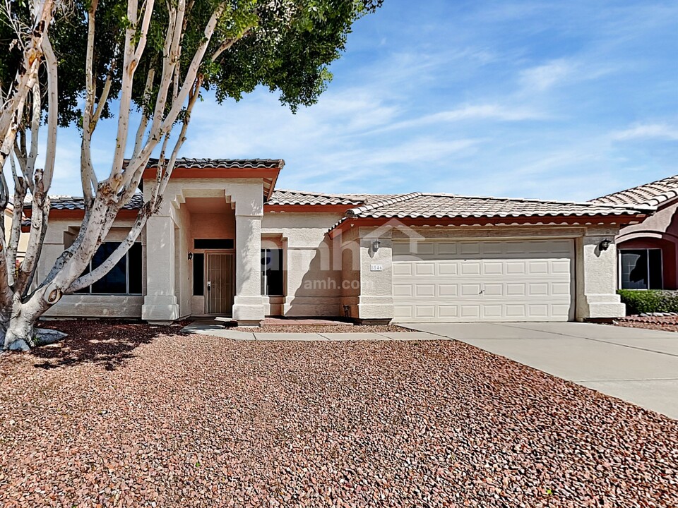 8546 W Caribbean Ln in Peoria, AZ - Building Photo