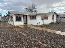 1365 E 20th St in Douglas, AZ - Building Photo