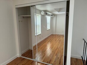 217 Vine St, Unit Old City Bi Level apt 1R in Philadelphia, PA - Building Photo - Building Photo