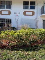 1219 S Lakes End Dr in Fort Pierce, FL - Building Photo