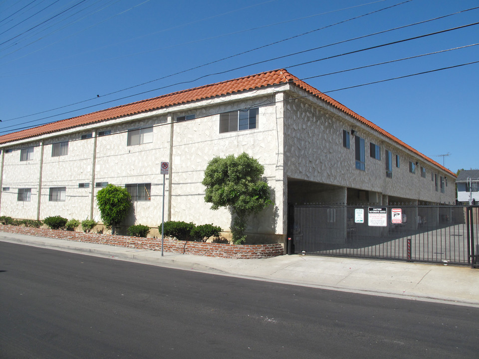 Corona Del Sol Apartments in Harbor City, CA - Building Photo