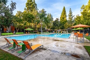 Falls at Arden in Sacramento, CA - Building Photo